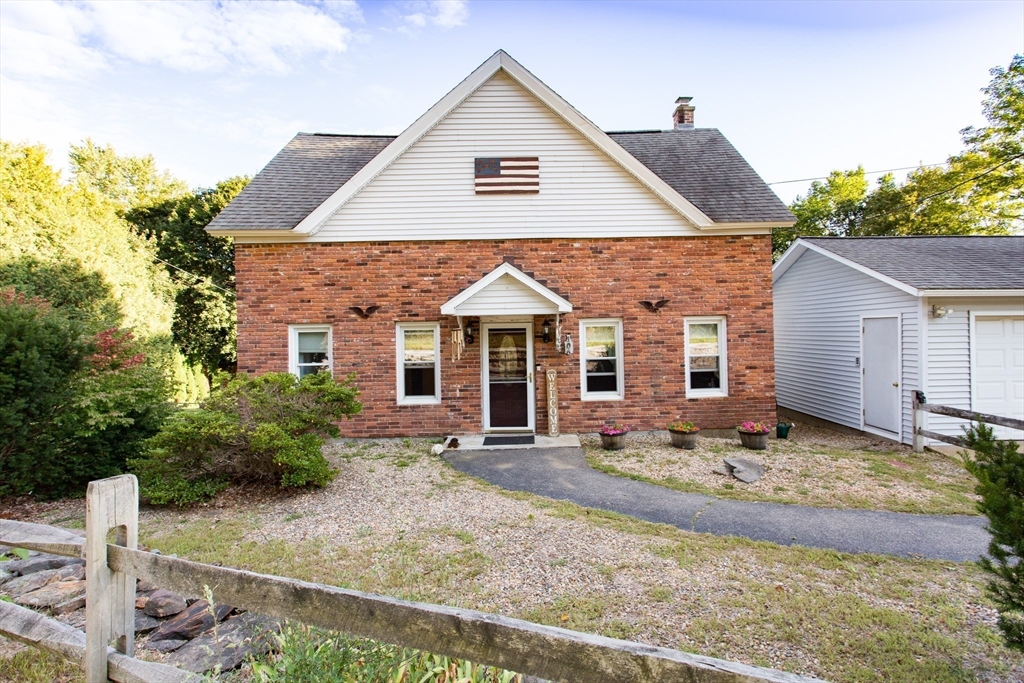 106 Church Street, Hardwick, Massachusetts, 3 Bedrooms Bedrooms, 7 Rooms Rooms,2 BathroomsBathrooms,Residential,For Sale,Church Street,73423429