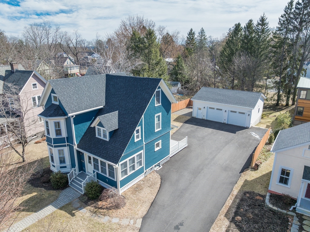 103 Massasoit St, Northampton, Massachusetts, 5 Bedrooms Bedrooms, 9 Rooms Rooms,2 BathroomsBathrooms,Residential,For Sale,Massasoit St,73347613