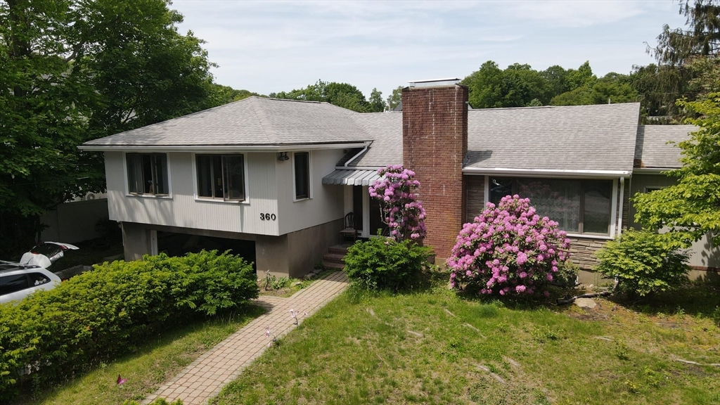 360 Brookline St, Newton, Massachusetts, 3 Bedrooms Bedrooms, 9 Rooms Rooms,3 BathroomsBathrooms,Residential,For Sale,Brookline St,73388422