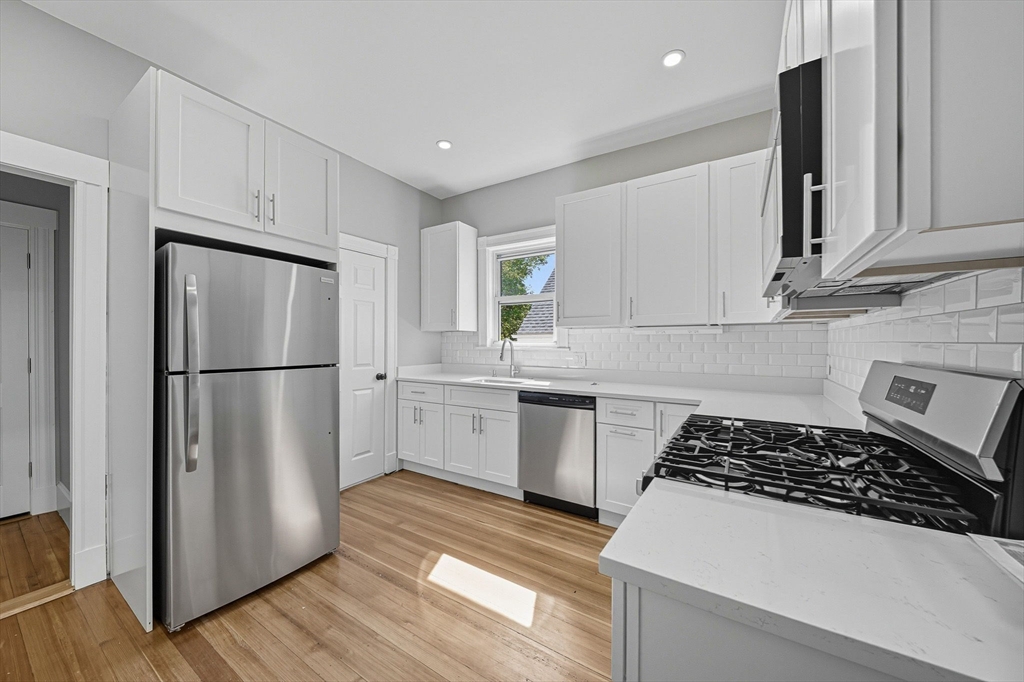 9 Curtis Street, Somerville, Massachusetts, 3 Bedrooms Bedrooms, 5 Rooms Rooms,1 BathroomBathrooms,Residential Lease,For Rent,Curtis Street,73440603