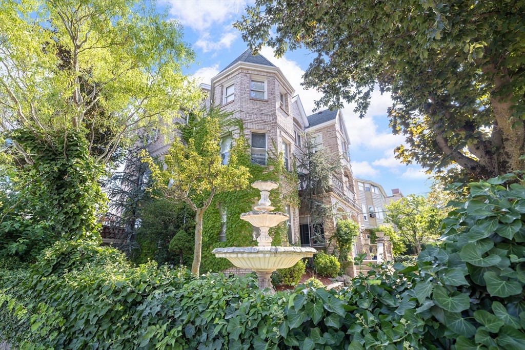 110 High St, Waltham, Massachusetts, 2 Bedrooms Bedrooms, 5 Rooms Rooms,1 BathroomBathrooms,Residential Lease,For Rent,High St,73420085