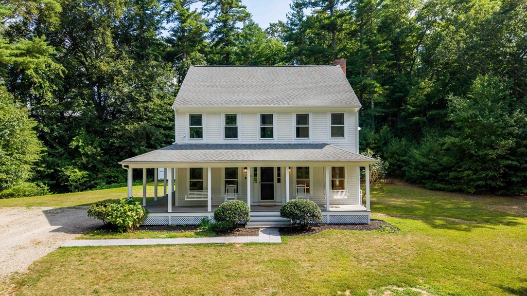 36 Mill Street, Lakeville, Massachusetts, 4 Bedrooms Bedrooms, 8 Rooms Rooms,2.5 BathroomsBathrooms,Residential,For Sale,Mill Street,73419199