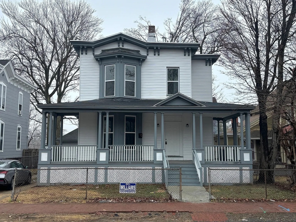 64 Thompson St, Springfield, Massachusetts, 3 Bedrooms Bedrooms, 6 Rooms Rooms,1 BathroomBathrooms,Residential Lease,For Rent,Thompson St,73427805