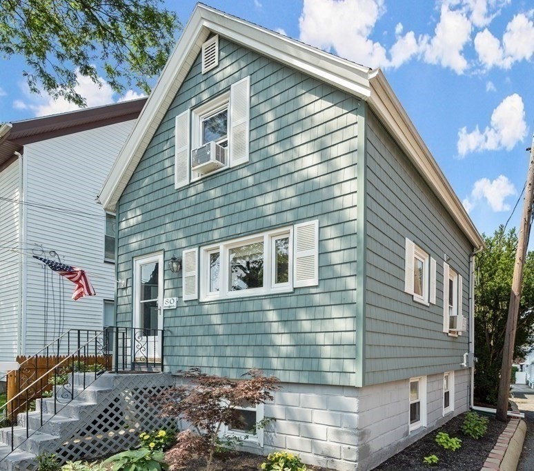 80 Pine St., Swampscott, Massachusetts, 2 Bedrooms Bedrooms, 6 Rooms Rooms,2 BathroomsBathrooms,Residential Lease,For Rent,Pine St.,73430936