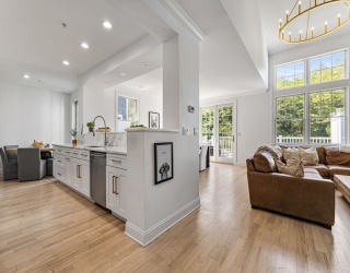 9 Country Club Lane, Middleton, Massachusetts, 2 Bedrooms Bedrooms, 9 Rooms Rooms,3.5 BathroomsBathrooms,Residential Lease,For Rent,Country Club Lane,73440938