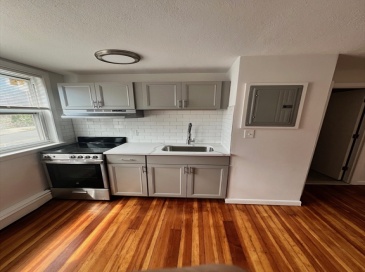 2 Granite St, Malden, Massachusetts, 1 Bedroom Bedrooms, 3 Rooms Rooms,1 BathroomBathrooms,Residential Lease,For Rent,Granite St,73400494