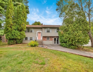 1 Howe St, Ipswich, Massachusetts, 4 Bedrooms Bedrooms, 7 Rooms Rooms,2 BathroomsBathrooms,Residential,For Sale,Howe St,73429898