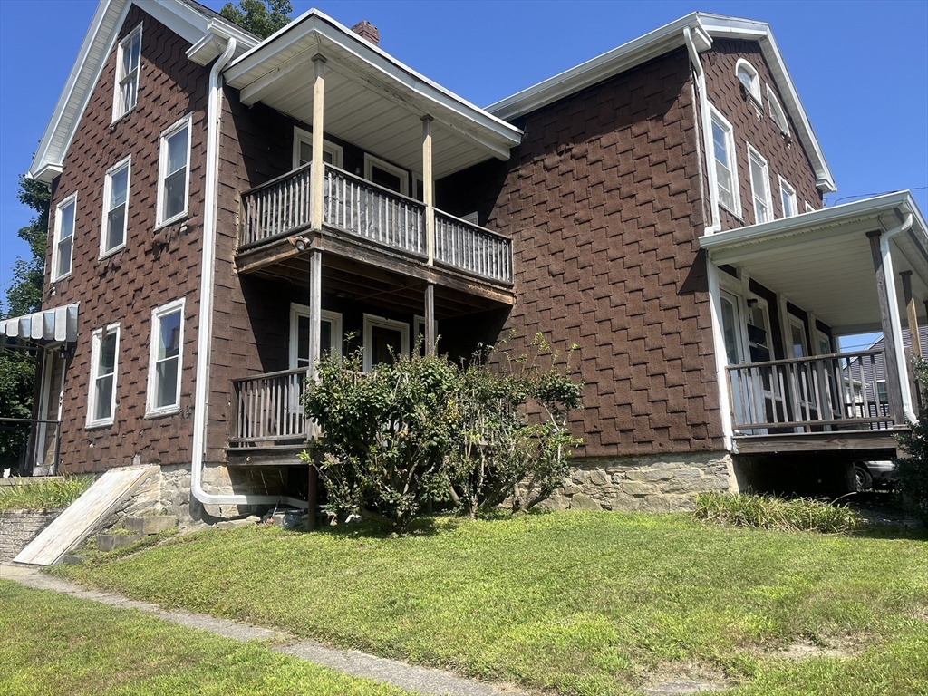 4 Laprise Ct, Dudley, Massachusetts, 4 Bedrooms Bedrooms, 10 Rooms Rooms,2 BathroomsBathrooms,Residential Income,For Sale,Laprise Ct,73416930