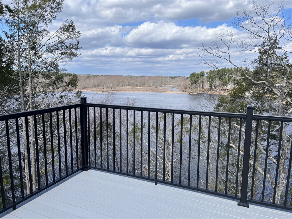 10 Macarthur Ave, Norfolk, Massachusetts, 3 Bedrooms Bedrooms, 8 Rooms Rooms,3.5 BathroomsBathrooms,Residential,For Sale,Macarthur Ave,73395481