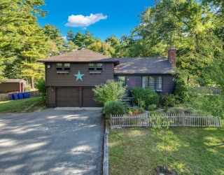 86 Pine St, Rochester, Massachusetts, 3 Bedrooms Bedrooms, 7 Rooms Rooms,2 BathroomsBathrooms,Residential,For Sale,Pine St,73439962