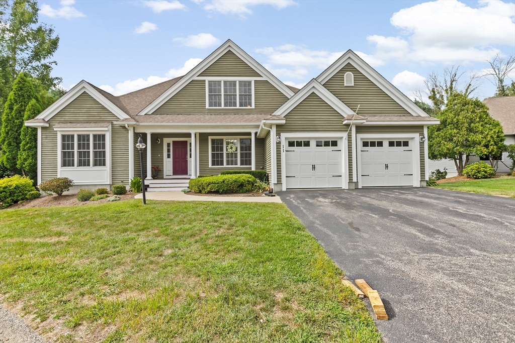 11 Silver Brook Lane, Norwell, Massachusetts, 3 Bedrooms Bedrooms, 10 Rooms Rooms,3.5 BathroomsBathrooms,Residential,For Sale,Silver Brook Lane,73417101