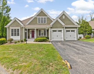 11 Silver Brook Lane, Norwell, Massachusetts, 3 Bedrooms Bedrooms, 10 Rooms Rooms,3.5 BathroomsBathrooms,Residential,For Sale,Silver Brook Lane,73417101