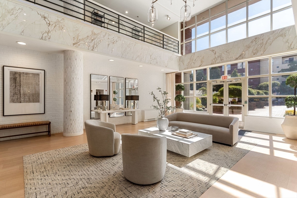 20 Webster Street, Brookline, Massachusetts, 2 Bedrooms Bedrooms, 4 Rooms Rooms,2 BathroomsBathrooms,Residential Lease,For Rent,Webster Street,73441493