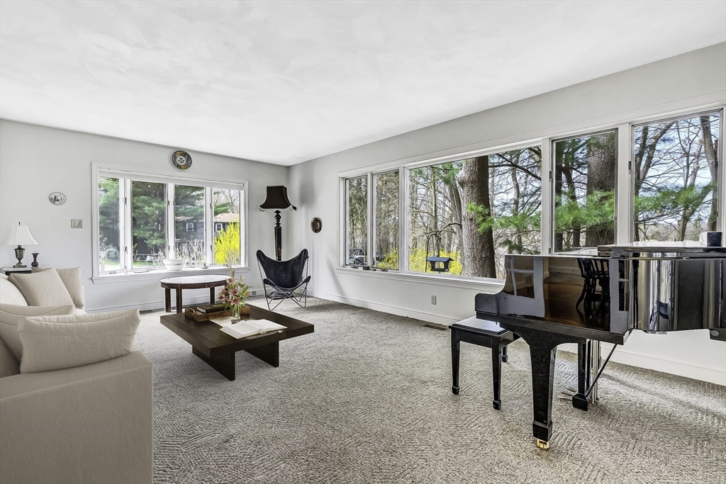 35 Wallace Road, Wayland, Massachusetts, 3 Bedrooms Bedrooms, 9 Rooms Rooms,2 BathroomsBathrooms,Residential,For Sale,Wallace Road,73368555