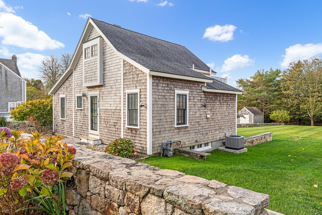 1815 Main Rd, Westport, Massachusetts, 1 Bedroom Bedrooms, 4 Rooms Rooms,2 BathroomsBathrooms,Residential Lease,For Rent,Main Rd,73450702