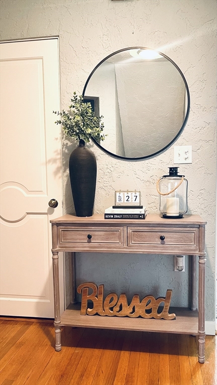 60 Clarendon St, Malden, Massachusetts, 2 Bedrooms Bedrooms, 6 Rooms Rooms,1.5 BathroomsBathrooms,Residential Lease,For Rent,Clarendon St,73445068