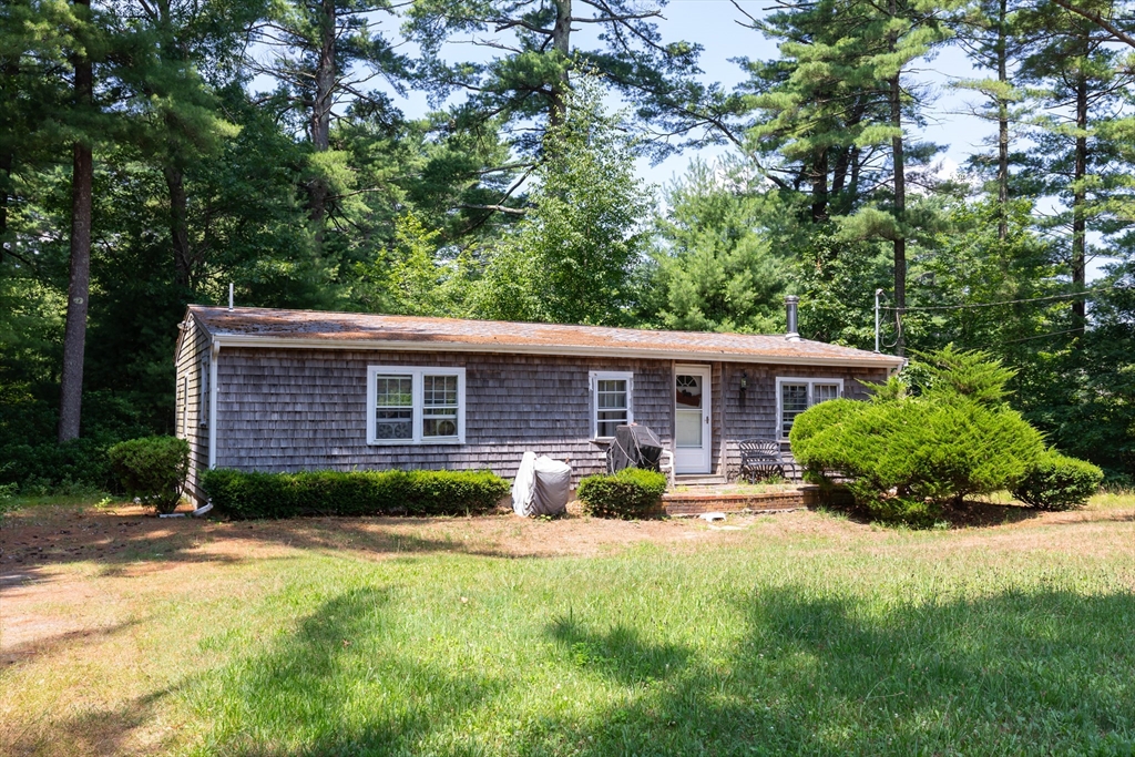 12 Center Street, Carver, Massachusetts, 3 Bedrooms Bedrooms, 5 Rooms Rooms,2 BathroomsBathrooms,Residential,For Sale,Center Street,73412773