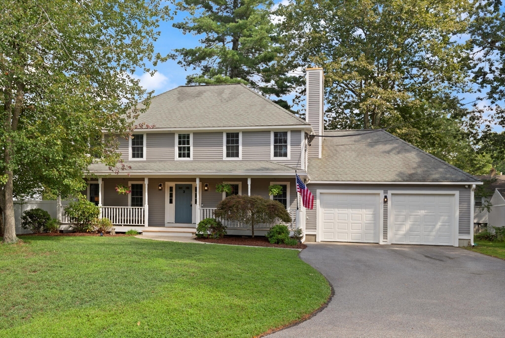 3 Lakeside Ave, Hudson, Massachusetts, 3 Bedrooms Bedrooms, 8 Rooms Rooms,2.5 BathroomsBathrooms,Residential,For Sale,Lakeside Ave,73428480