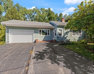 9 Woodcock Ave, Haverhill, Massachusetts, 3 Bedrooms Bedrooms, 8 Rooms Rooms,2 BathroomsBathrooms,Residential,For Sale,Woodcock Ave,73434298
