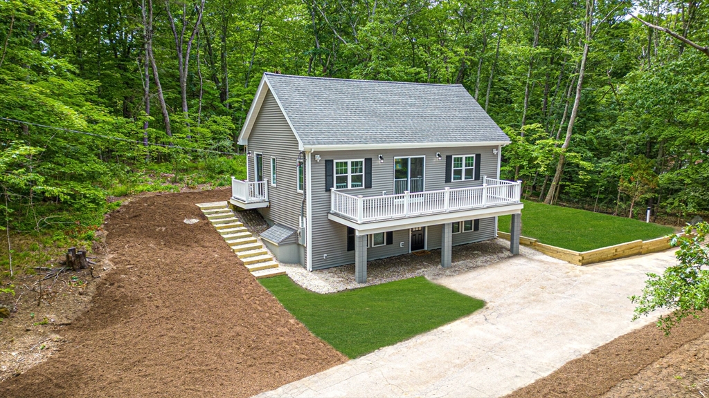 130 Rocklawn Ave, Attleboro, Massachusetts, 3 Bedrooms Bedrooms, 8 Rooms Rooms,2.5 BathroomsBathrooms,Residential Lease,For Rent,Rocklawn Ave,73446180