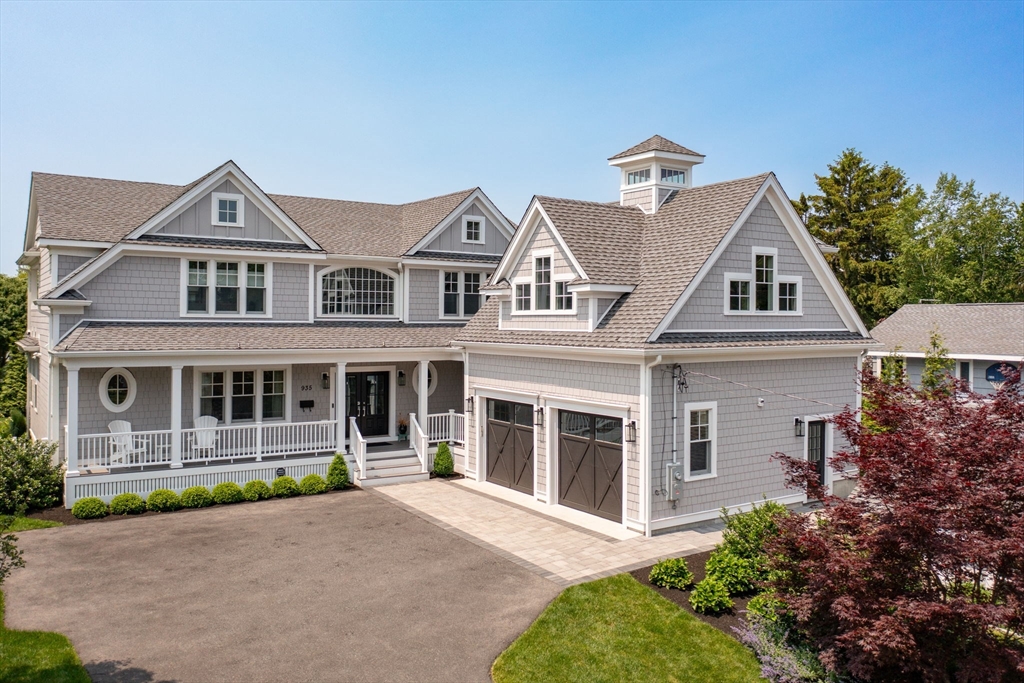 935 E. Squantum Street, Quincy, Massachusetts, 4 Bedrooms Bedrooms, 14 Rooms Rooms,5.5 BathroomsBathrooms,Residential,For Sale,E. Squantum Street,73390269