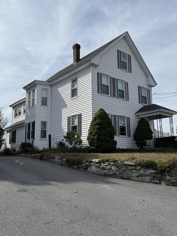 74-76 Sladen St, Dracut, Massachusetts, 4 Bedrooms Bedrooms, 11 Rooms Rooms,2 BathroomsBathrooms,Residential Income,For Sale,Sladen St,73438836