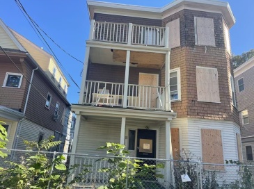 81 Wheatland St, Somerville, Massachusetts, 6 Bedrooms Bedrooms, 15 Rooms Rooms,3 BathroomsBathrooms,Residential Income,For Sale,Wheatland St,73440221