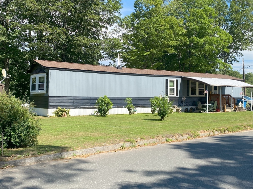 6 Presidential Circle, Warren, Massachusetts, 2 Bedrooms Bedrooms, 4 Rooms Rooms,1.5 BathroomsBathrooms,Residential,For Sale,Presidential Circle,73403951