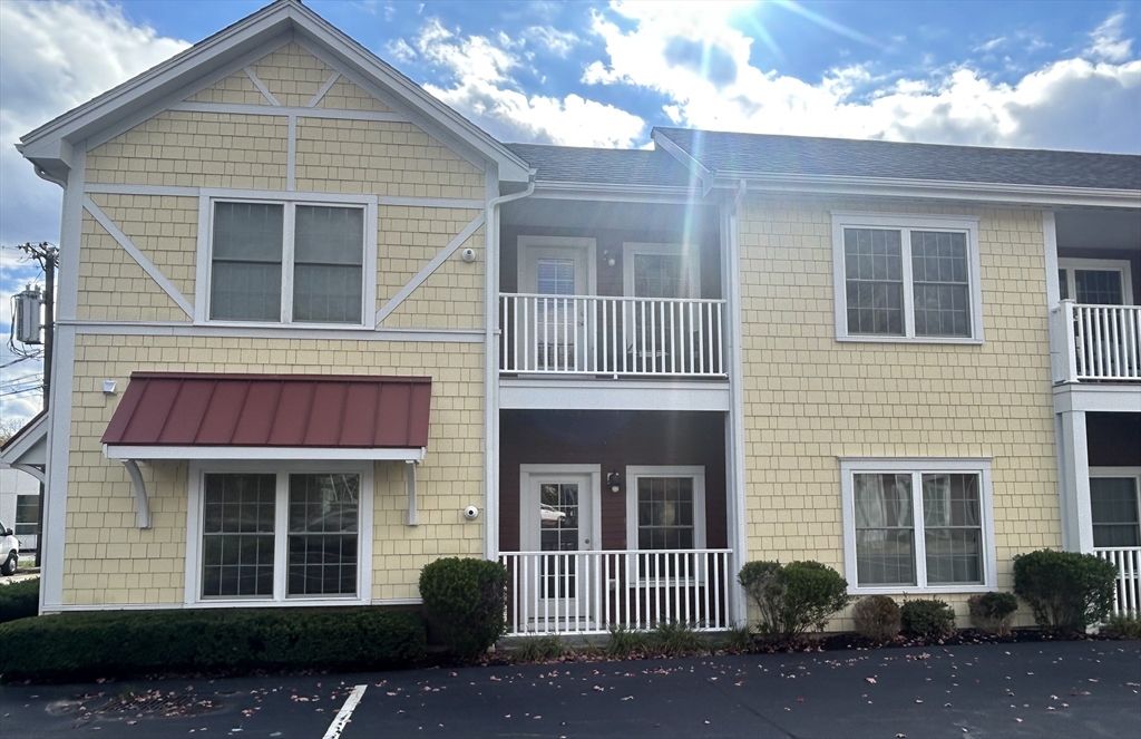54 Loomis Street, Bedford, Massachusetts, 1 Bedroom Bedrooms, 3 Rooms Rooms,1 BathroomBathrooms,Residential Lease,For Rent,Loomis Street,73447730