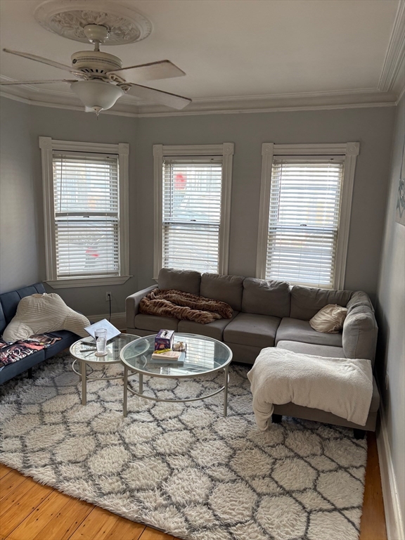 59 Gates St, Boston, Massachusetts, 2 Bedrooms Bedrooms, 4 Rooms Rooms,1 BathroomBathrooms,Residential Lease,For Rent,Gates St,73410375