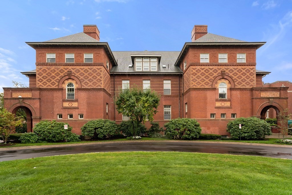 72 Lincoln St, Newton, Massachusetts, 1 Bedroom Bedrooms, 3 Rooms Rooms,1 BathroomBathrooms,Residential Lease,For Rent,Lincoln St,73447250