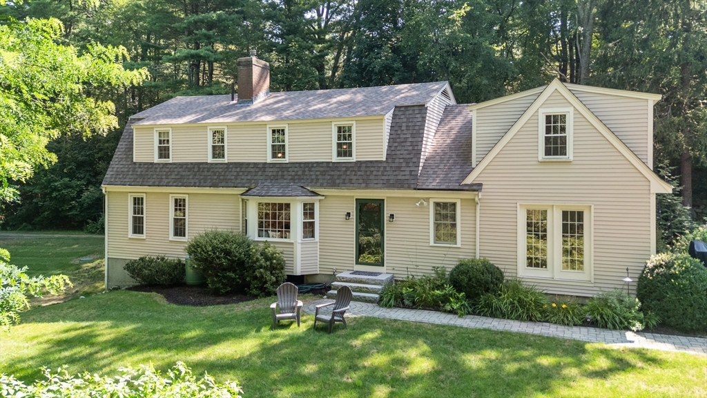 377 Concord Road, Sudbury, Massachusetts, 4 Bedrooms Bedrooms, 10 Rooms Rooms,3.5 BathroomsBathrooms,Residential,For Sale,Concord Road,73410909