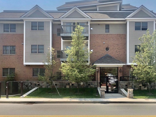 560 Lebanon St, Melrose, Massachusetts, 2 Bedrooms Bedrooms, 4 Rooms Rooms,1.5 BathroomsBathrooms,Residential Lease,For Rent,Lebanon St,73436888