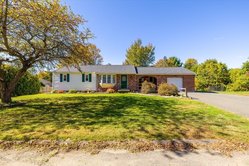 10 Emond Ave, Montague, Massachusetts, 2 Bedrooms Bedrooms, 5 Rooms Rooms,1 BathroomBathrooms,Residential,For Sale,Emond Ave,73442293