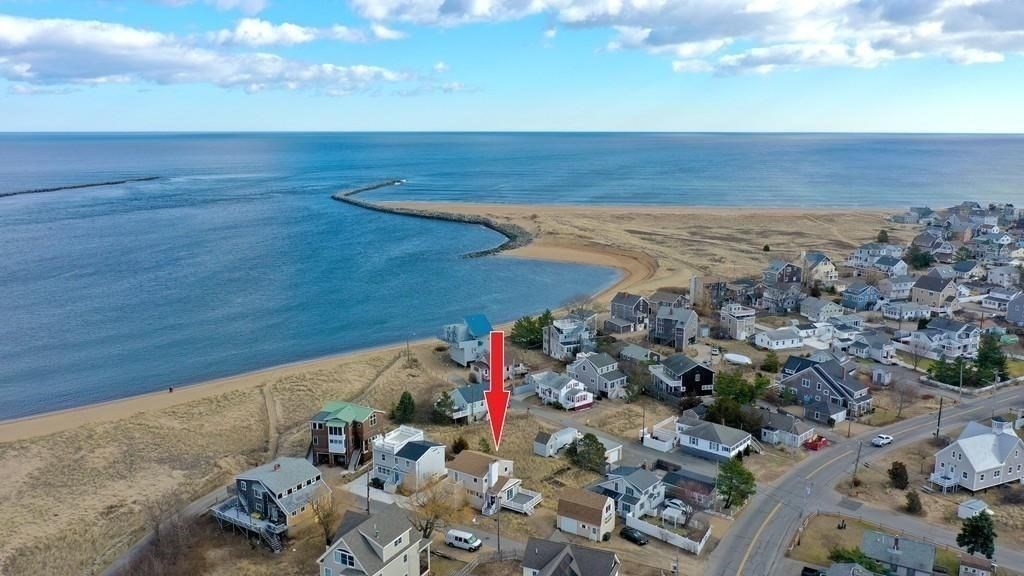 6 77th Street, Newburyport, Massachusetts, 3 Bedrooms Bedrooms, 6 Rooms Rooms,1.5 BathroomsBathrooms,Residential Lease,For Rent,77th Street,73423781