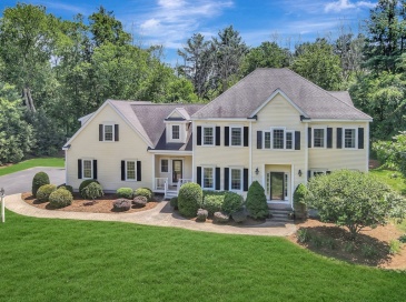 245 Willow St, Mansfield, Massachusetts, 5 Bedrooms Bedrooms, 12 Rooms Rooms,3.5 BathroomsBathrooms,Residential,For Sale,Willow St,73406412