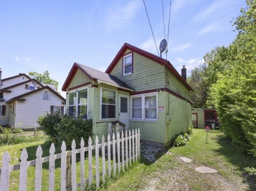 68 Orchard St, Pittsfield, Massachusetts, 2 Bedrooms Bedrooms, 5 Rooms Rooms,1 BathroomBathrooms,Residential,For Sale,Orchard St,73377490