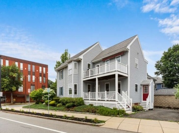 46 Yale Ave, Wakefield, Massachusetts, 4 Bedrooms Bedrooms, 9 Rooms Rooms,4 BathroomsBathrooms,Residential Income,For Sale,Yale Ave,73430091