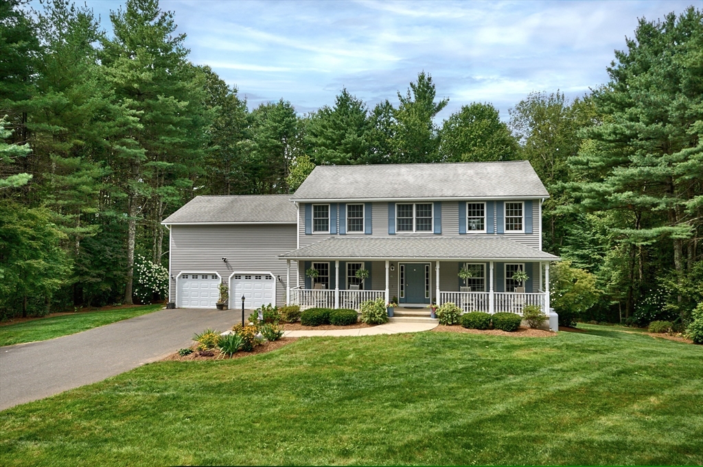 128 Middle Road, Southampton, Massachusetts, 4 Bedrooms Bedrooms, 9 Rooms Rooms,2.5 BathroomsBathrooms,Residential,For Sale,Middle Road,73423699