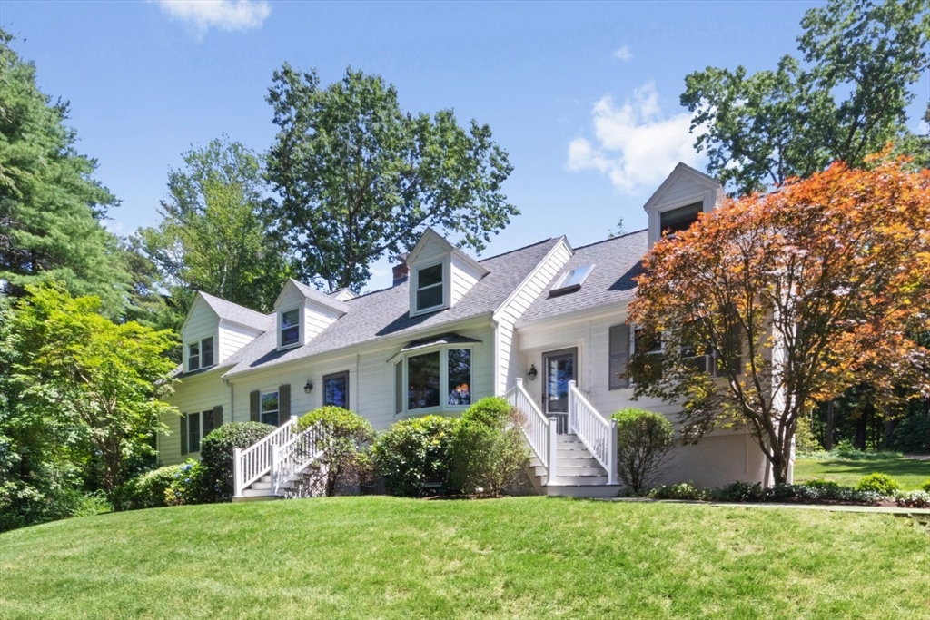 71 Silver Hill Rd, Weston, Massachusetts, 3 Bedrooms Bedrooms, 9 Rooms Rooms,2.5 BathroomsBathrooms,Residential,For Sale,Silver Hill Rd,73411141