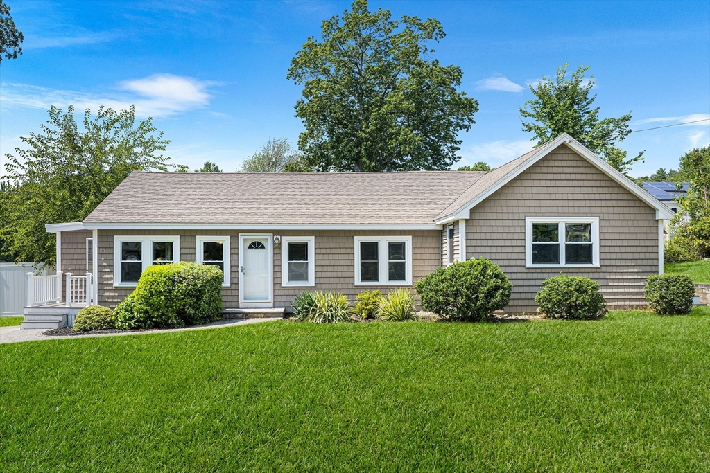 20 Birchmont St, Tyngsborough, Massachusetts, 3 Bedrooms Bedrooms, 5 Rooms Rooms,1.5 BathroomsBathrooms,Residential,For Sale,Birchmont St,73436779