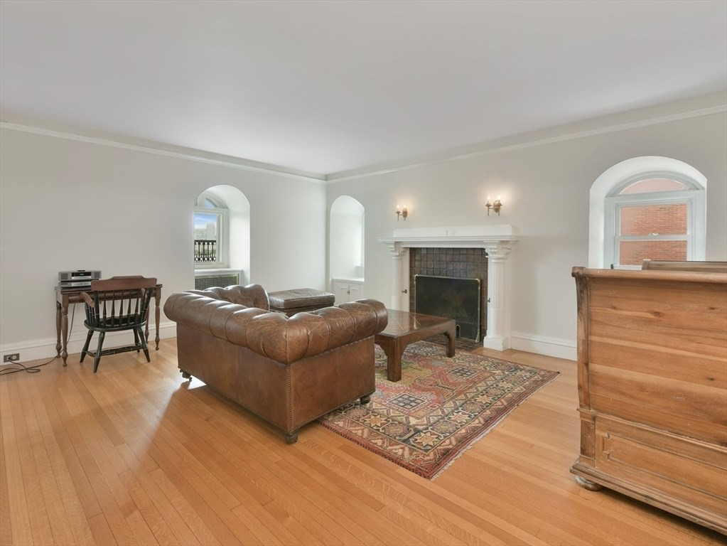 334 Beacon St, Boston, Massachusetts, 1 Bedroom Bedrooms, 3 Rooms Rooms,1 BathroomBathrooms,Residential Lease,For Rent,Beacon St,73400132