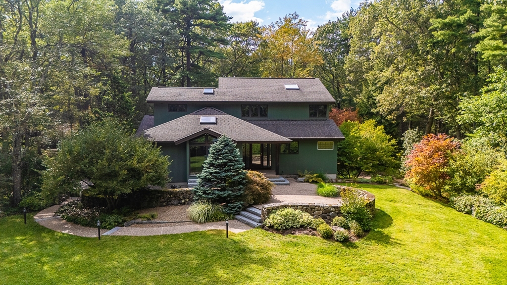 110 Fielding Farm Drive, Carlisle, Massachusetts, 4 Bedrooms Bedrooms, 11 Rooms Rooms,4 BathroomsBathrooms,Residential,For Sale,Fielding Farm Drive,73440968