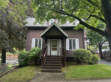 54 Brunswick Park, Melrose, Massachusetts, 4 Bedrooms Bedrooms, 8 Rooms Rooms,2 BathroomsBathrooms,Residential,For Sale,Brunswick Park,73376681