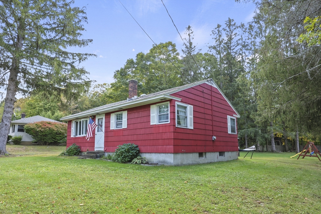 13 Pleasantview Dr, Dalton, Massachusetts, 3 Bedrooms Bedrooms, 5 Rooms Rooms,1 BathroomBathrooms,Residential,For Sale,Pleasantview Dr,73431482