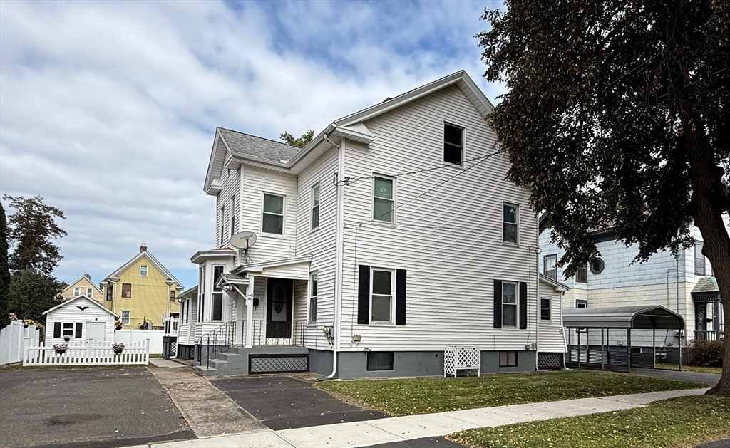 77-79 Orange St, Westfield, Massachusetts, 6 Bedrooms Bedrooms, 12 Rooms Rooms,2 BathroomsBathrooms,Residential Income,For Sale,Orange St,73436931