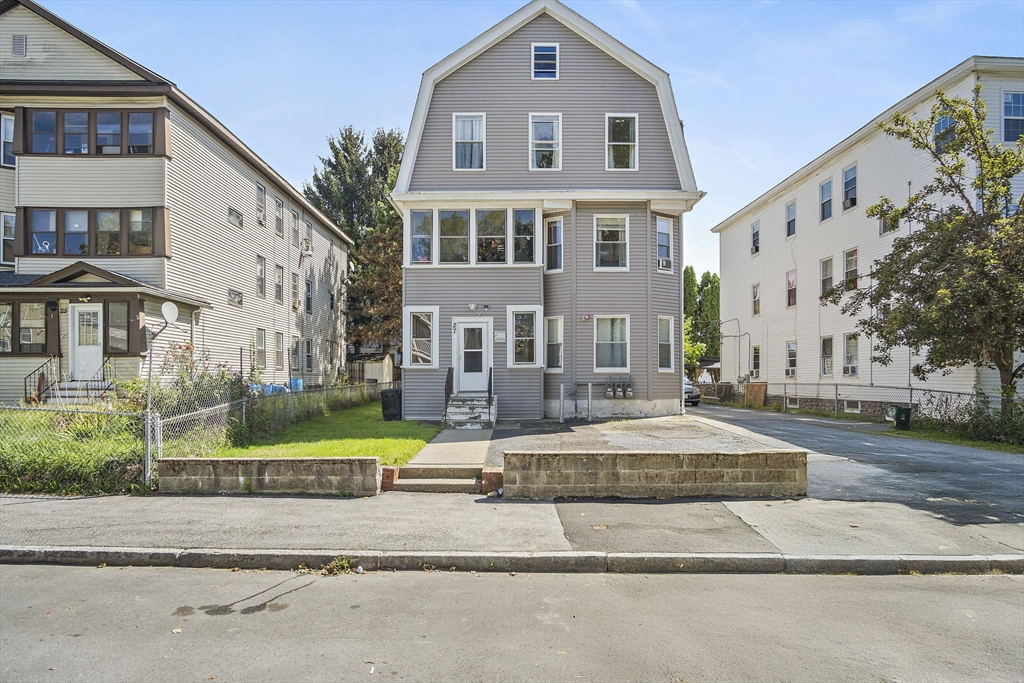 27 Haynes St, Worcester, Massachusetts, 6 Bedrooms Bedrooms, 15 Rooms Rooms,3 BathroomsBathrooms,Residential Income,For Sale,Haynes St,73431168