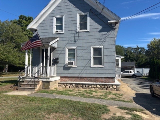 489 Washington Street, Woburn, Massachusetts, 2 Bedrooms Bedrooms, 5 Rooms Rooms,1 BathroomBathrooms,Residential Lease,For Rent,Washington Street,73424723