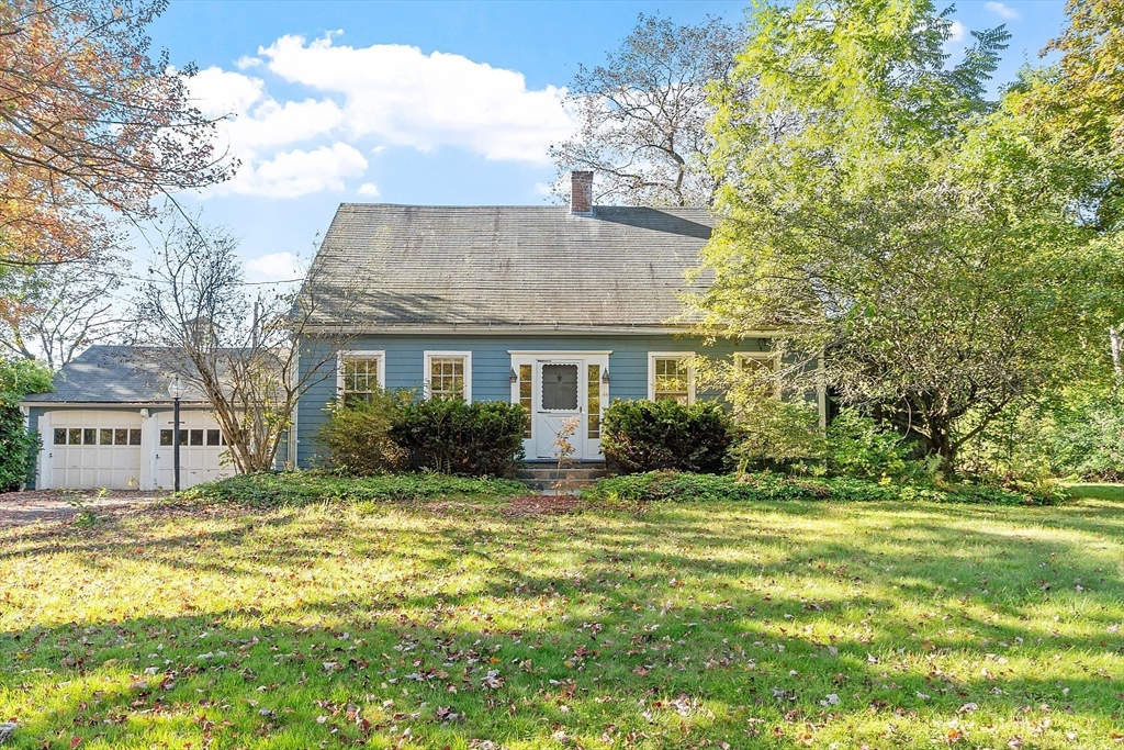 44 Wildwood Ave, Greenfield, Massachusetts, 2 Bedrooms Bedrooms, 6 Rooms Rooms,1.5 BathroomsBathrooms,Residential,For Sale,Wildwood Ave,73439623