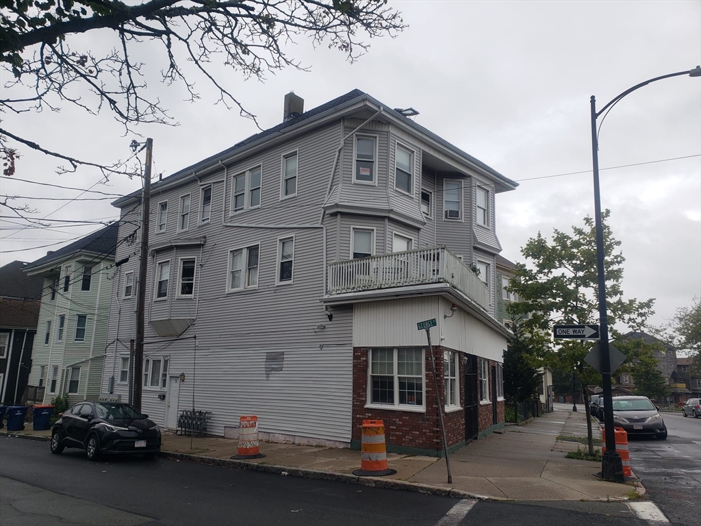 887-891 Brock Ave, New Bedford, Massachusetts, 9 Bedrooms Bedrooms, 16 Rooms Rooms,5 BathroomsBathrooms,Residential Income,For Sale,Brock Ave,73413954